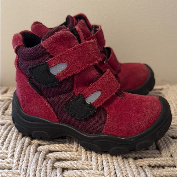 Ecco Toddler Girl 24 US 8 Pink Suede Goretex Hiking Boot Waterproof